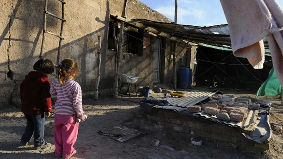 Según Unicef, la pobreza infantil llegaría al 62,9% en el país a fin de año Según Unicef, la pobreza infantil llegaría al 62,9% en el país a fin de año