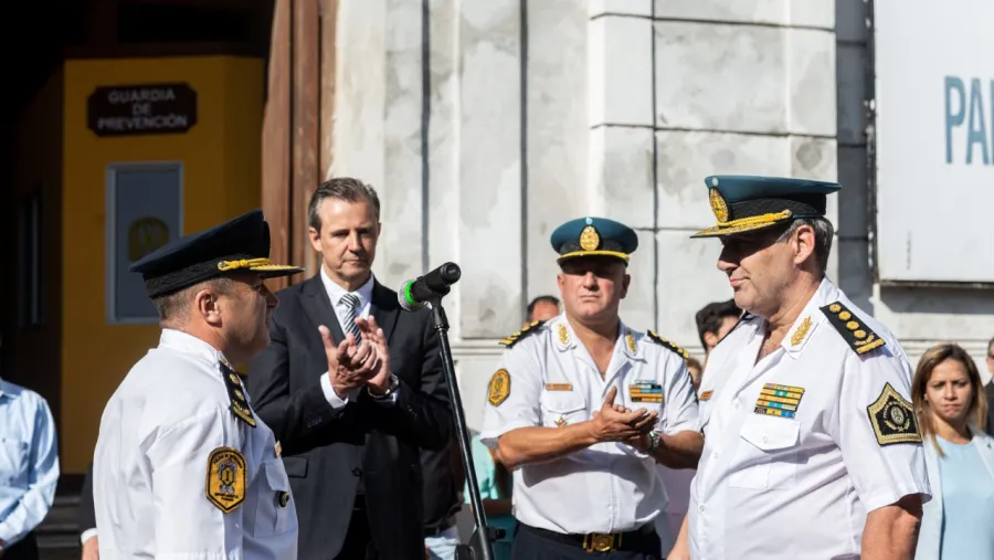 Asumieron las nuevas autoridades policiales de la Departamental Paraná Asumieron las nuevas autoridades policiales de la Departamental Paraná