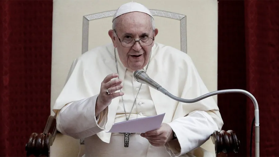 En ocho capítulos, el Papa Francisco defiende la idea de una política “puesta al servicio del verdadero bien común”. En ocho capítulos, el Papa Francisco defiende la idea de una política “puesta al servicio del verdadero bien común”.