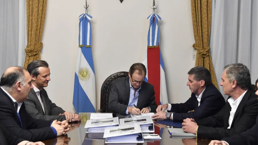 Con aumentos en Salud y Desarrollo Social, Bordet envió a Diputados el Presupuesto 2020 Con aumentos en Salud y Desarrollo Social, Bordet envió a Diputados el Presupuesto 2020