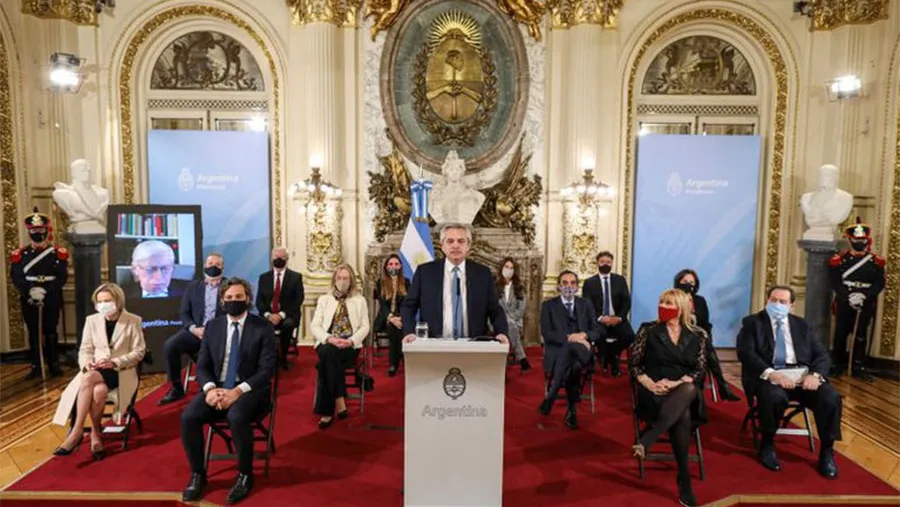 El Presidente Alberto Fernández presentó el 29 de julio en la Casa Rosada la reforma judicial y la comisión de expertos para que le plantearan sugerencias sobre distintas reformas. El Presidente Alberto Fernández presentó el 29 de julio en la Casa Rosada la reforma judicial y la comisión de expertos para que le plantearan sugerencias sobre distintas reformas.