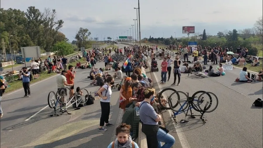 protesta puente Rosario-Victoria por quema de islas protesta puente Rosario-Victoria por quema de islas