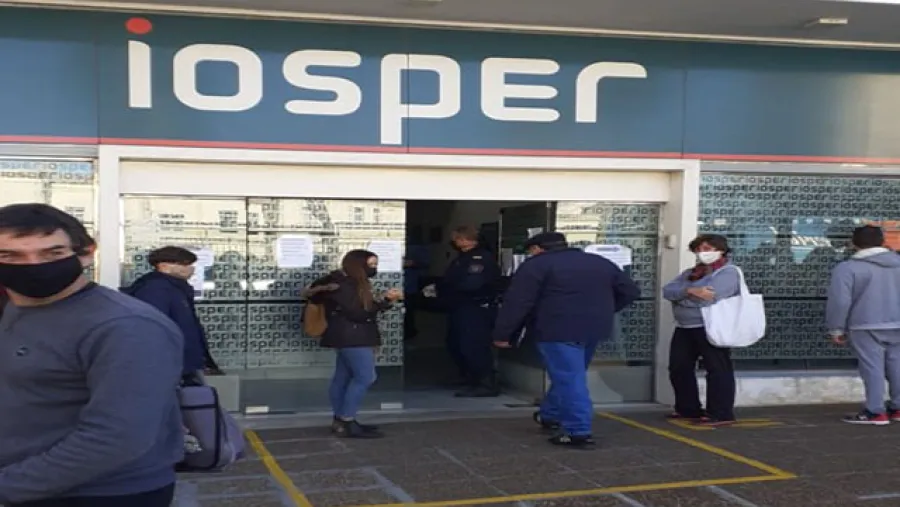 reclamo IOSPER (Foto: ANALISIS) reclamo IOSPER (Foto: ANALISIS)
