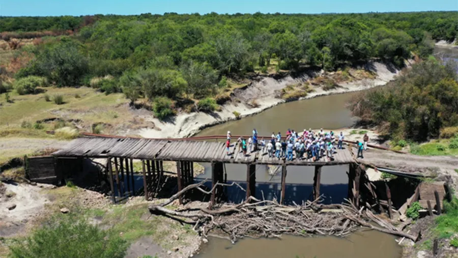 El nuevo puente sobre el Arroyo El Cinto tiene una inversión de casi 700 millones de pesos. El nuevo puente sobre el Arroyo El Cinto tiene una inversión de casi 700 millones de pesos.