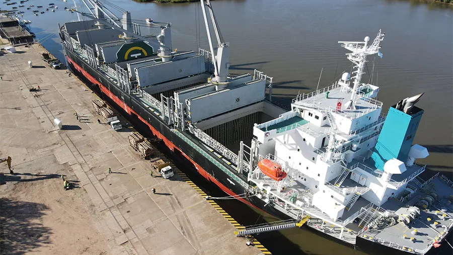 Se dinamizan los puertos entrerrianos, fortaleciendo las exportaciones de la provincia. Se dinamizan los puertos entrerrianos, fortaleciendo las exportaciones de la provincia.
