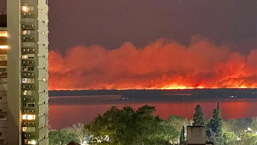 “Los incendios intencionales constituyen un importante agente de perturbación de los ecosistemas que afecta millones de hectáreas cada año”, se indicó en el informe del Conicet de Santa Fe. “Los incendios intencionales constituyen un importante agente de perturbación de los ecosistemas que afecta millones de hectáreas cada año”, se indicó en el informe del Conicet de Santa Fe.