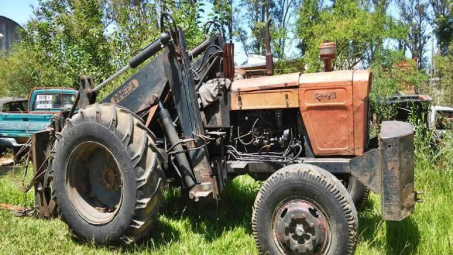 Un hombre sufrió graves lesiones en un accidente con un tractor Un hombre sufrió graves lesiones en un accidente con un tractor