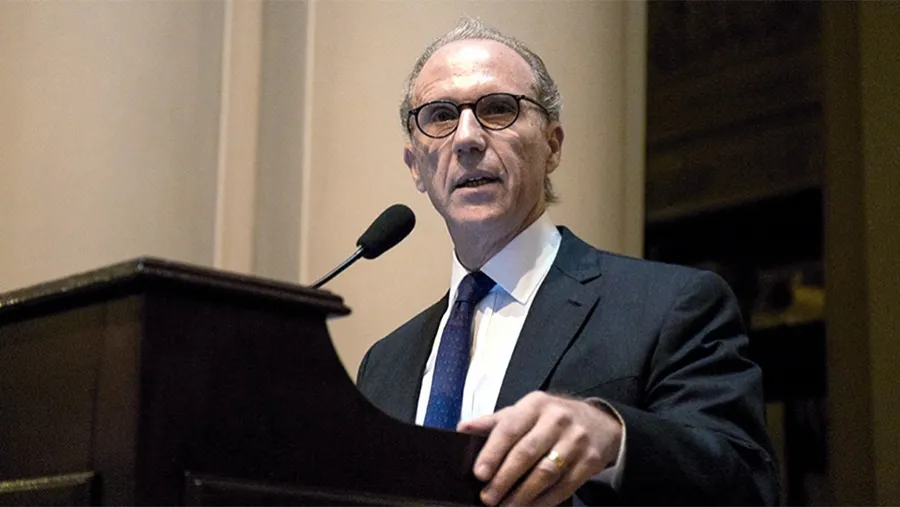 De Sousa reclamó que Rosenkrantz se aparte de la causa por su amistad manifiesta con Fabián “Pepín” Rodríguez Simón que era parte de la mesa judicial en el gobierno de Cambiemos. De Sousa reclamó que Rosenkrantz se aparte de la causa por su amistad manifiesta con Fabián “Pepín” Rodríguez Simón que era parte de la mesa judicial en el gobierno de Cambiemos.