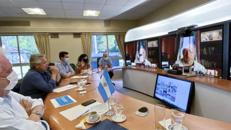 El encuentro virtual que el Presidente encabeza es el puntapié inicial para comenzar el lunes con el proceso de inoculación contra el coronavirus a nivel nacional. El encuentro virtual que el Presidente encabeza es el puntapié inicial para comenzar el lunes con el proceso de inoculación contra el coronavirus a nivel nacional.