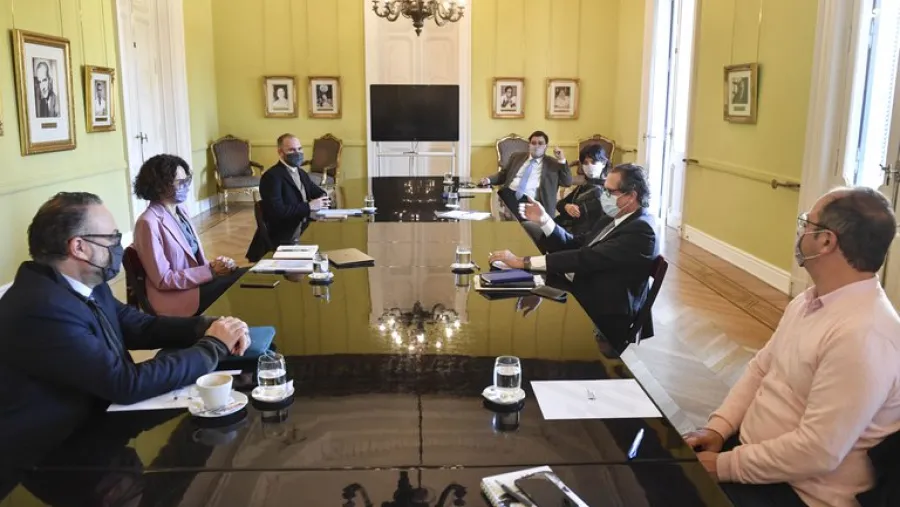 El equipo económico descartó “cimbronazos” en el dólar antes o después de las elecciones El equipo económico descartó “cimbronazos” en el dólar antes o después de las elecciones