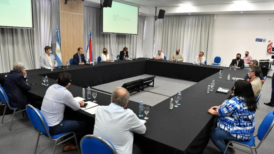 El Ejecutivo presentó aportes para consensuar un proyecto “de buenas prácticas agrícolas” El Ejecutivo presentó aportes para consensuar un proyecto “de buenas prácticas agrícolas”