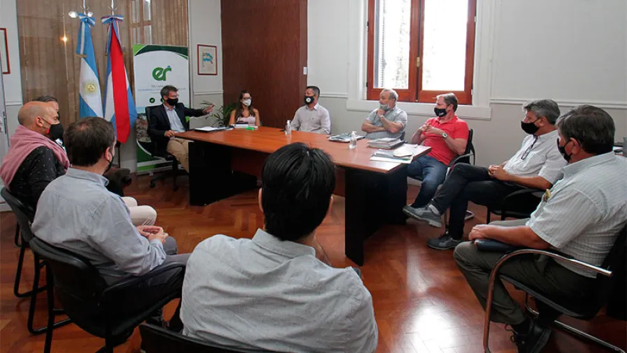 Marcelo Richard con intendentes de Paraná, San Benito, Oro Verde y Colonia Avellaneda Marcelo Richard con intendentes de Paraná, San Benito, Oro Verde y Colonia Avellaneda