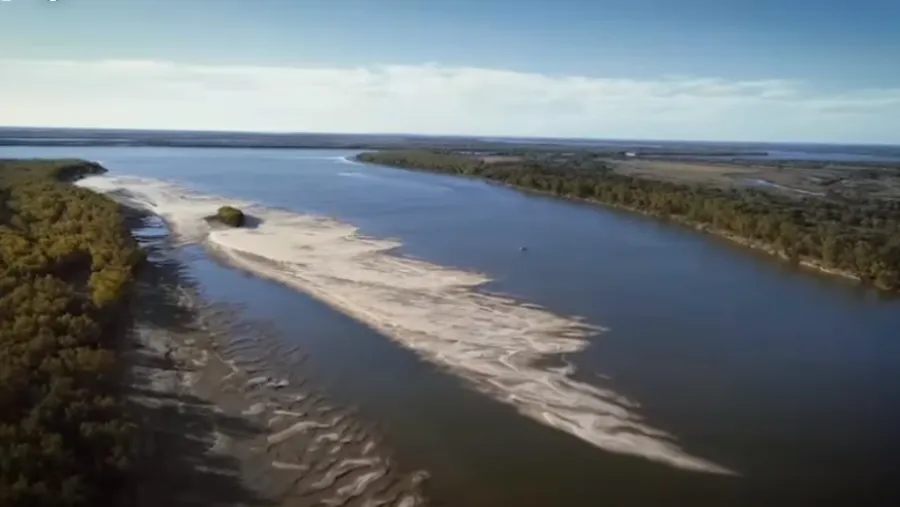 Campaña de la Cámara de Turismo de La Paz para cuidar los ríos ante la bajante histórica Campaña de la Cámara de Turismo de La Paz para cuidar los ríos ante la bajante histórica