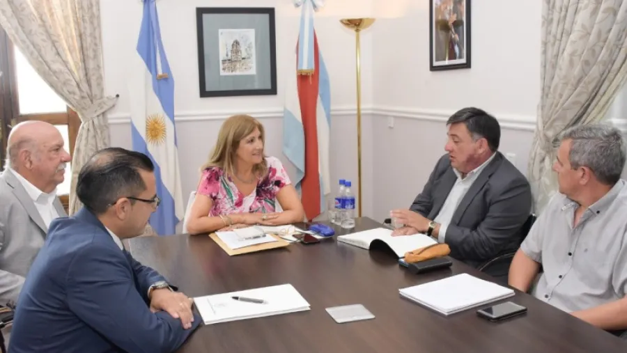 Reunión en la oficina del Ministerio de Gobierno Reunión en la oficina del Ministerio de Gobierno