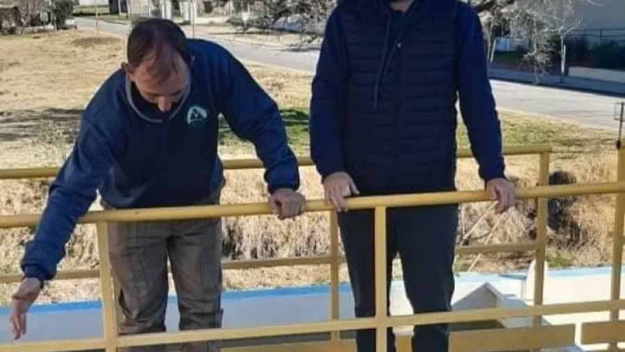 Juan Rossi visitó la planta de agua de Valle María Juan Rossi visitó la planta de agua de Valle María