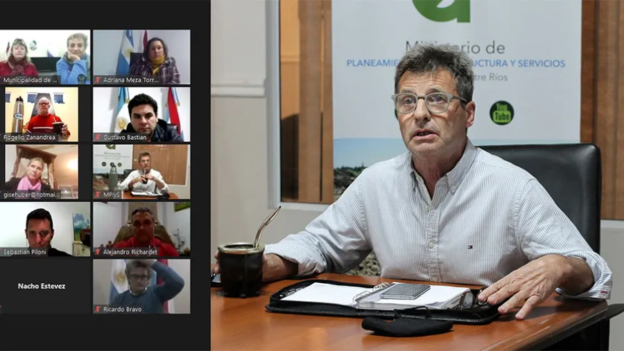 El ministro de Planeamiento, Marcelo Richard, encabezó una reunión virtual junto a funcionarios de Cafesg e intendentes de la región de Salto Grande. El ministro de Planeamiento, Marcelo Richard, encabezó una reunión virtual junto a funcionarios de Cafesg e intendentes de la región de Salto Grande.