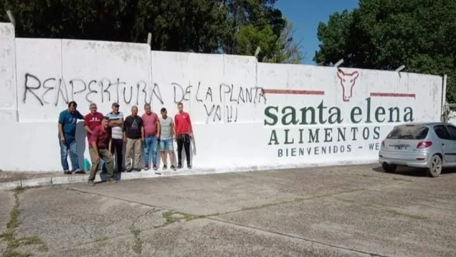 Trabajadores del frigorífico Santa Elena denuncian que se estaría desguazando la planta Trabajadores del frigorífico Santa Elena denuncian que se estaría desguazando la planta