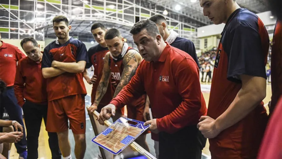Cristian Santander Cristian Santander expuso para la Mesa de Desarrollo del Básquet Femenino de la FBER