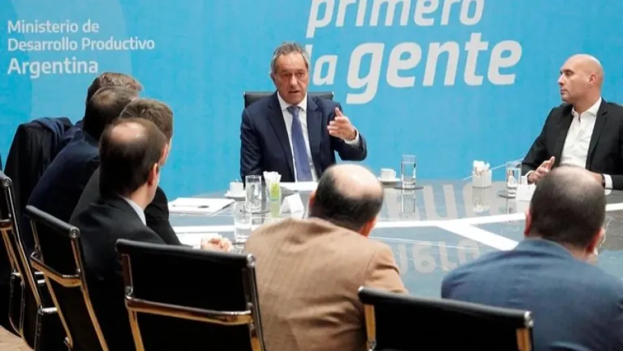 Scioli se reunió con supermercadistas por los aumentos de precios y el abastecimiento Scioli se reunió con supermercadistas por los aumentos de precios y el abastecimiento