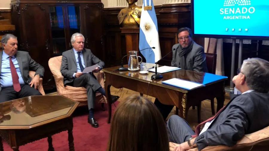 Reunión de comisión Reunión de comisión