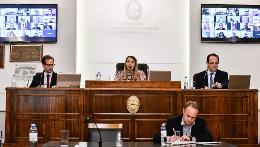La Cámara de Senadores de la provincia realizó 21 sesiones durante el año, trató 402 proyectos y sancionó 88 leyes. La Cámara de Senadores de la provincia realizó 21 sesiones durante el año, trató 402 proyectos y sancionó 88 leyes.