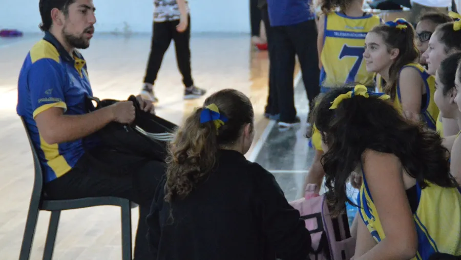 Simón Gómez Simón Gómez: “Veo entusiasmadas a las chicas en participar del torneo desde casa”