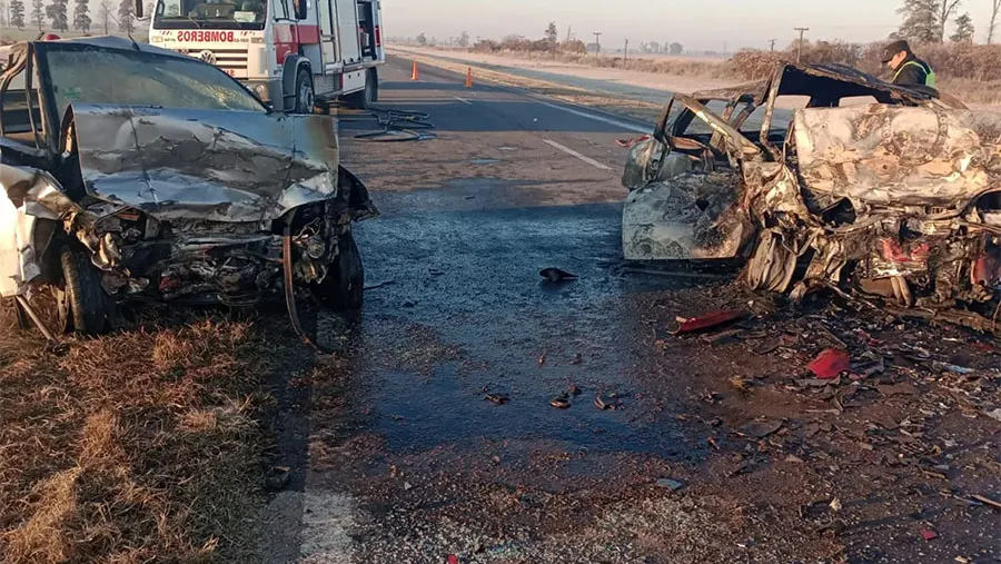 Una de las víctimas murió en el impacto, mientras que las otras 4 fallecieron calcinadas. Una de las víctimas murió en el impacto, mientras que las otras 4 fallecieron calcinadas.