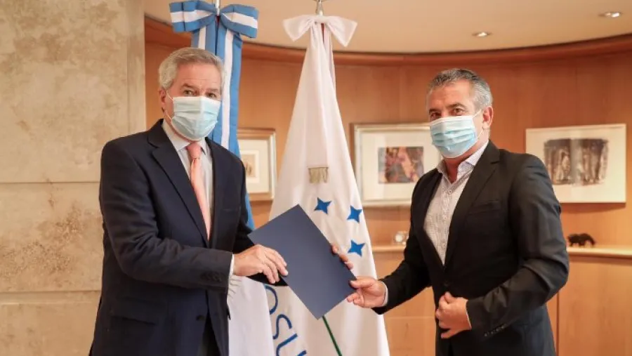 Solá recibió a Urribarri Solá recibió a Urribarri