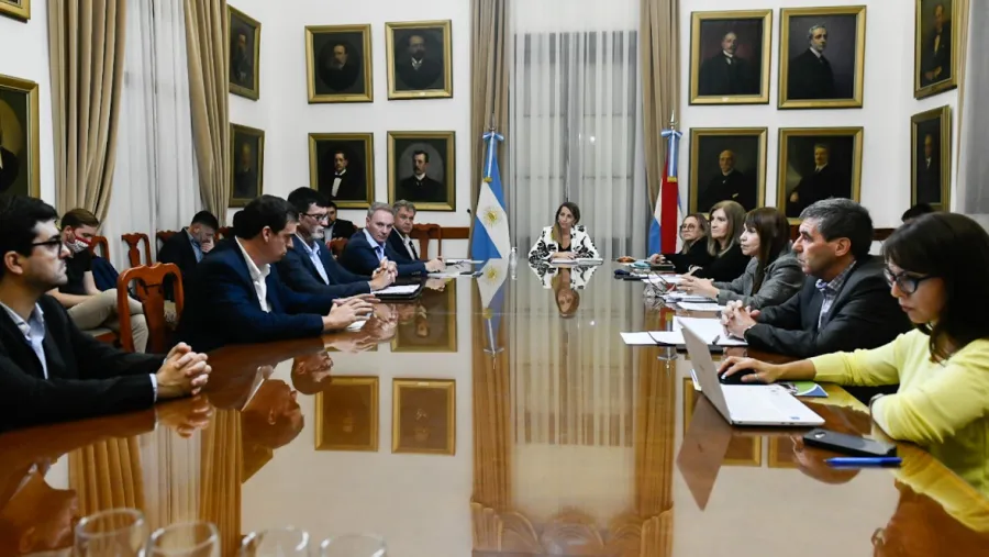El gobierno recibió a intendentes de Cambiemos en el marco de la emergencia El gobierno recibió a intendentes de Cambiemos en el marco de la emergencia