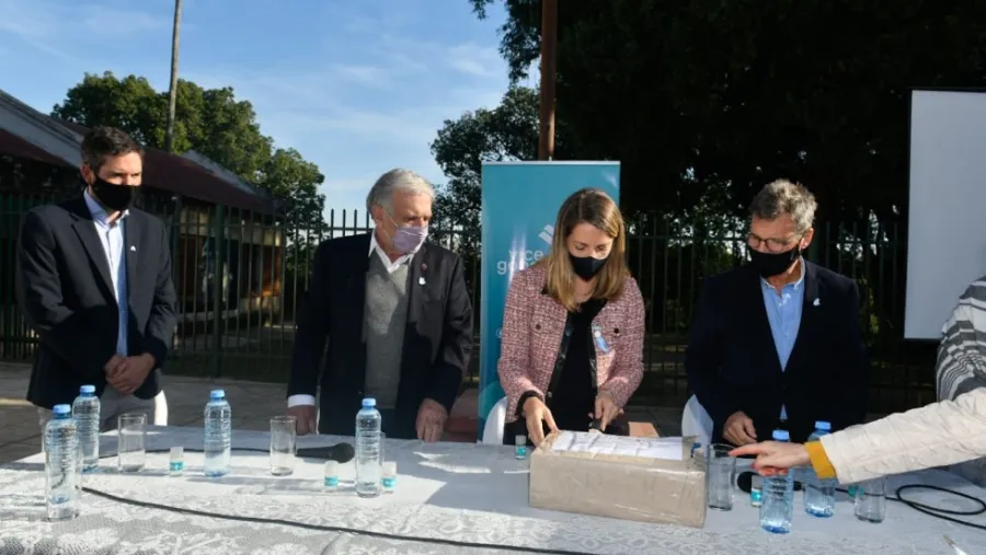 Stratta encabezó la apertura de sobres de licitación de obras para escuelas Stratta encabezó la apertura de sobres de licitación de obras para escuelas