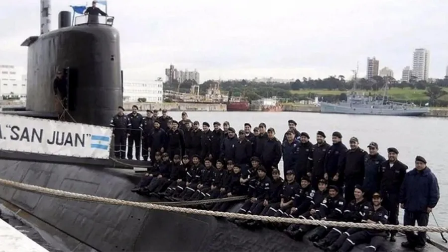 En el hundimiento del submarino perdieron la vida los 44 tripulantes del ARA San Juan. Luego el gobierno de Macri mandó a espiar a sus familiares. En el hundimiento del submarino perdieron la vida los 44 tripulantes del ARA San Juan. Luego el gobierno de Macri mandó a espiar a sus familiares.