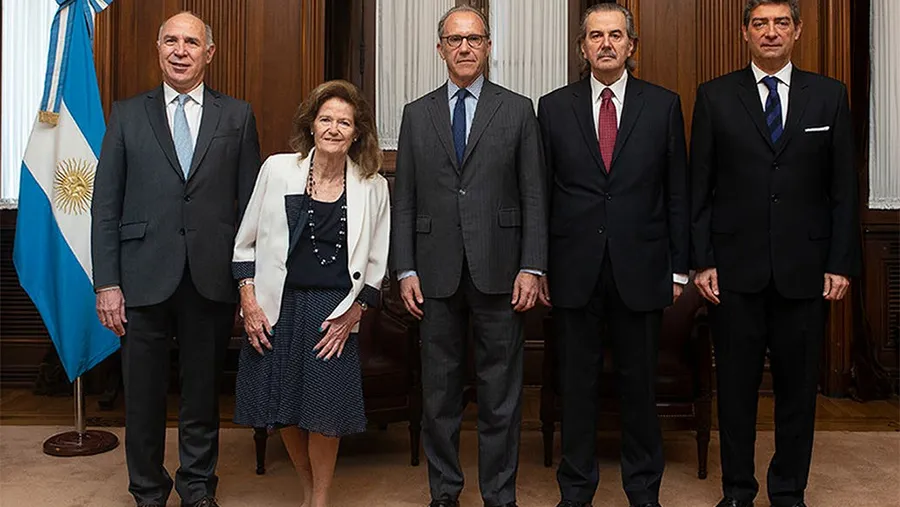 La Corte Suprema decidirá este lunes qué camino adoptará para colaborar ante la emergencia del coronavirus. La Corte Suprema decidirá este lunes qué camino adoptará para colaborar ante la emergencia del coronavirus.