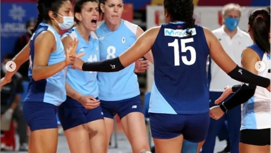 La entrerriana Tanya Acosta llegó a lo más alto del vóley peruano con Regatas Lima La entrerriana Tanya Acosta llegó a lo más alto del vóley peruano con Regatas Lima