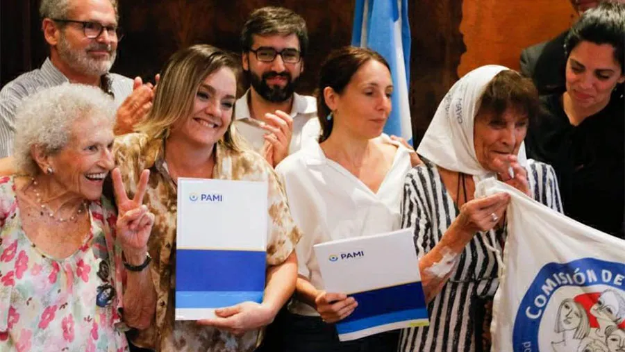 Lita Boitano, María José Luján, María Victoria Ventura, Taty Almeida y Luana Volnovich, en el acto realizado en el PAMI hace diez días. Lita Boitano, María José Luján, María Victoria Ventura, Taty Almeida y Luana Volnovich, en el acto realizado en el PAMI hace diez días.