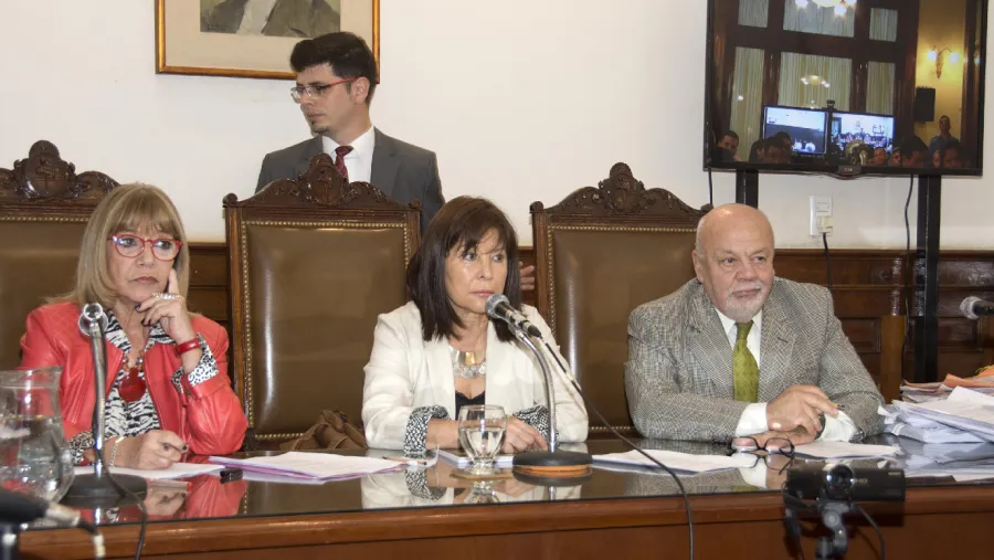 Integrantes del Tribunal Oral Integrantes del Tribunal Oral