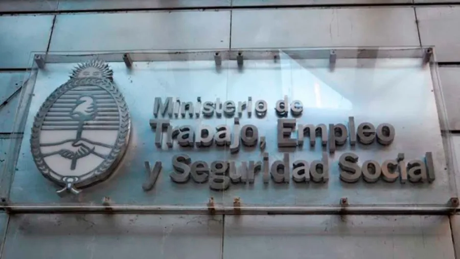 Paritaria estatal nacional: gremios y gobierno acordaron un aumento del 25% anual Paritaria estatal nacional: gremios y gobierno acordaron un aumento del 25% anual