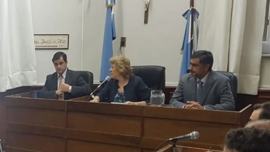 Tribunal de Juicios y Apelaciones de Gualeguaychú Tribunal de Juicios y Apelaciones de Gualeguaychú