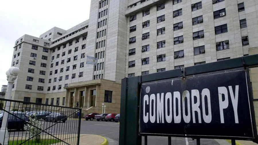 El Equipo de Investigación de Perfil Educación, a través del Consejo de la Magistratura accedió, de manera exclusiva, a las declaraciones juradas de los jueces federales de Comodoro Py que investigan las principales causas de corrupción y narcotráfico del país. El Equipo de Investigación de Perfil Educación, a través del Consejo de la Magistratura accedió, de manera exclusiva, a las declaraciones juradas de los jueces federales de Comodoro Py que investigan las principales causas de corrupción y narcotráfico del país.