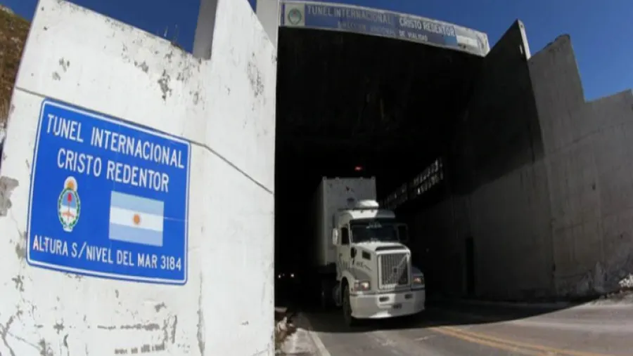Está en proceso de licitación el Túnel Caracoles, una segunda vía del cruce Cristo Redentor. La obra tiene un costo estimado de USD 750 millones Está en proceso de licitación el Túnel Caracoles, una segunda vía del cruce Cristo Redentor. La obra tiene un costo estimado de USD 750 millones