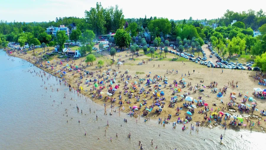 El gobierno confirmó que habrá temporada turística de verano en el país, con protocolos El gobierno confirmó que habrá temporada turística de verano en el país, con protocolos