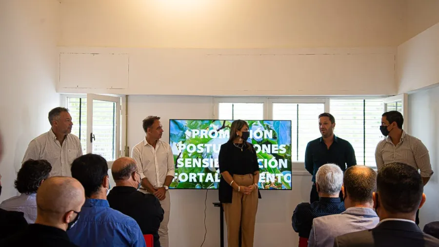 Paraná y Santa Fe trabajan en conjunto para potenciar el turismo Paraná y Santa Fe trabajan en conjunto para potenciar el turismo