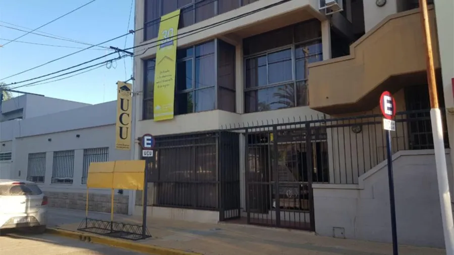 Frente de la sede de la UCU en Gualeguaychú. Frente de la sede de la UCU en Gualeguaychú.