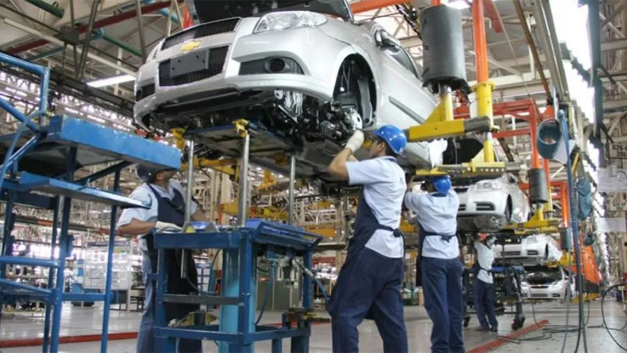 La UIA destacó el mejor desempeño de las automotrices, minerales no metálicos, químicos, caucho y plásticos, tabaco y algunos segmentos de alimentos y bebidas, metalmecánica y papel y cartón. La UIA destacó el mejor desempeño de las automotrices, minerales no metálicos, químicos, caucho y plásticos, tabaco y algunos segmentos de alimentos y bebidas, metalmecánica y papel y cartón.
