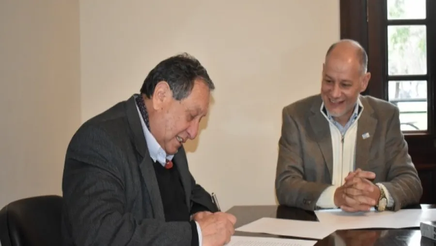 Se firmó el convenio entre UNER y AFMER Se firmó el convenio entre UNER y AFMER