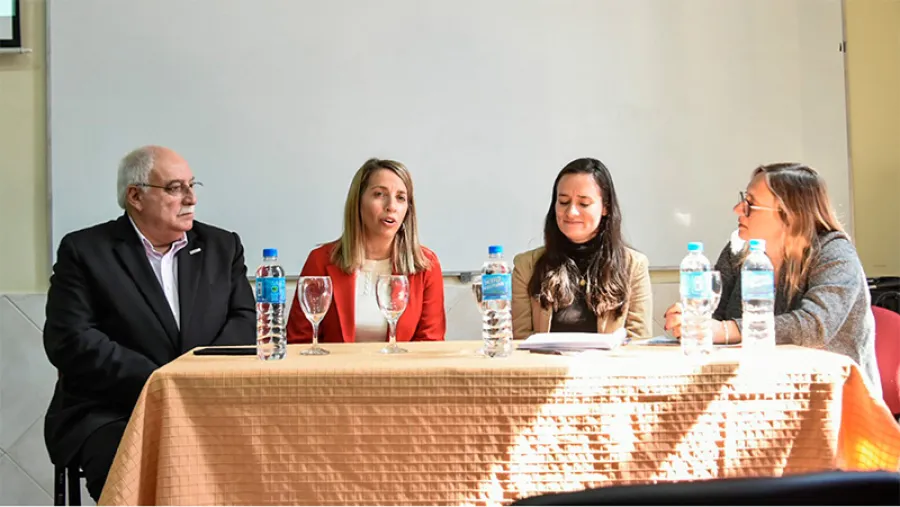 Presentación investigación sobre políticas de niñez Presentación investigación sobre políticas de niñez