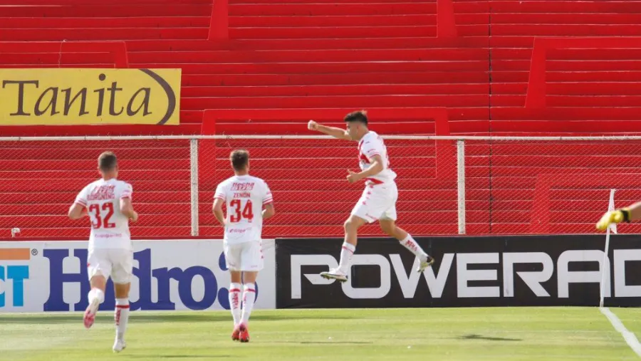 Unión de Santa Fe visitará a Vélez buscando su tercer triunfo seguido Unión de Santa Fe visitará a Vélez buscando su tercer triunfo seguido
