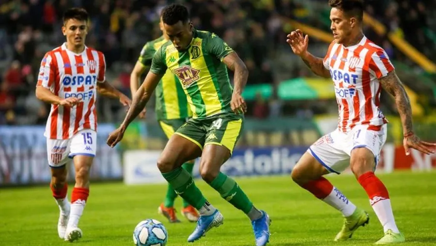 En Mar del Plata, Unión volvió a la victoria con aporte paranaense y hundió a Aldosivi En Mar del Plata, Unión volvió a la victoria con aporte paranaense y hundió a Aldosivi