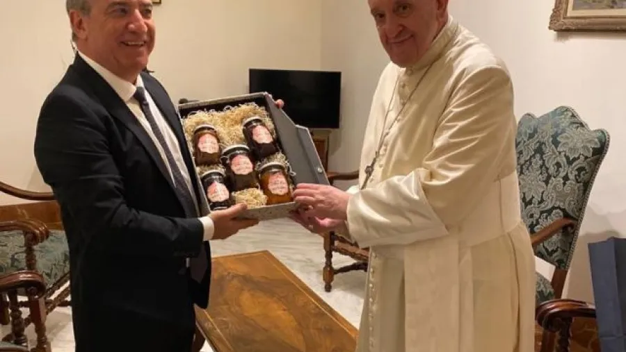 Cuatro meses y medio después, Urribarri reveló que se reunió con el Papa Francisco Cuatro meses y medio después, Urribarri reveló que se reunió con el Papa Francisco