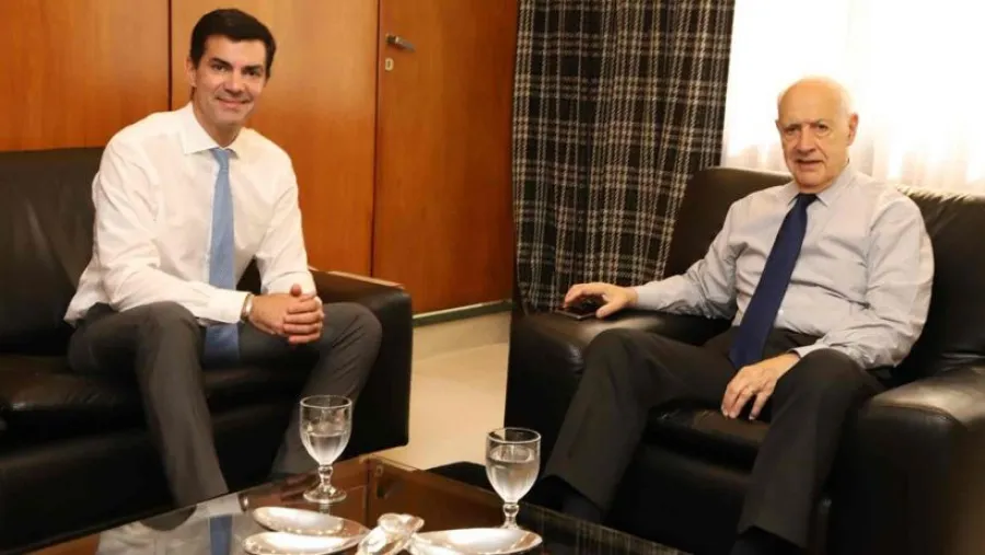 Urtubey junto a Lavagna Urtubey junto a Lavagna