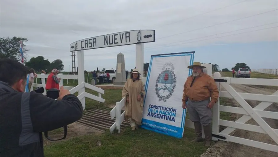 La familia Etchevehere realizó un acto contra “los usurpadores” en el campo Casa Nueva. La familia Etchevehere realizó un acto contra “los usurpadores” en el campo Casa Nueva.